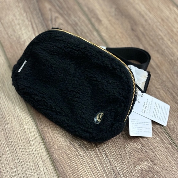 lululemon athletica Handbags - Lululemon Belt Bag